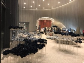 繪本創作躍上台中歌劇院,【光之曲幕】免費耶誕特展登場!歌劇院夜未眠、跨年活動優惠同步開賣!