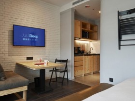 屬牛優惠看這邊!最低 500 元住工業風捷絲旅附早餐,遊玩義大世界僅 88 !