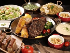 君品酒店外帶雙人頂級牛排套餐34折、頤宮三星片鵝料理6折起!爐烤肋眼牛排、威靈頓牛排在家輕鬆吃!