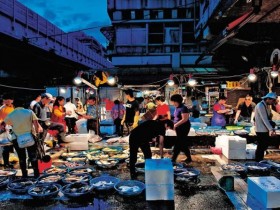 新北市魚市、漁港五倍券優惠!富基漁港、龜吼漁夫市集、野柳假日活蟹市集必嚐萬里蟹!