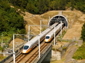 【2025高鐵訂票指南】自由座/優惠票價/車次時刻表,優惠活動及APP報帳證明一起看!