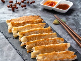 【八方雲集最新菜單】2025北中南部鍋貼/水餃/湯餃/玉米濃湯/酸辣湯價格一次看!