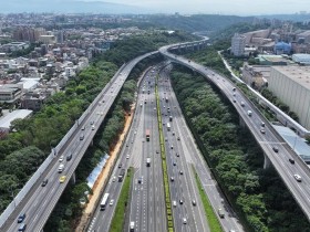 【228連假高乘載】國道免費/管制/高速公路路況/塞車/交通查詢(2025)