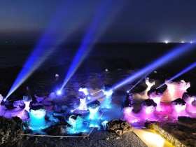 【2026野柳夜訪女王頭】燈光秀/開放時間/門票/燈區地圖/交通一次看!