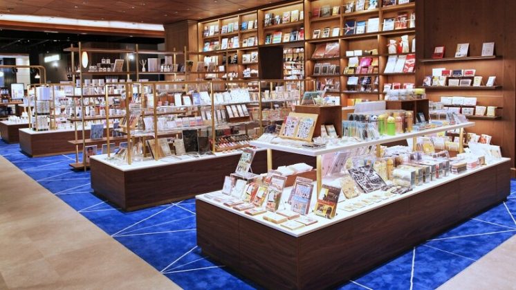 TSUTAYA BOOKSTORE 松山店