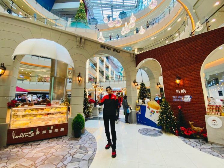 大江購物中心公益商品、名人二手拍賣