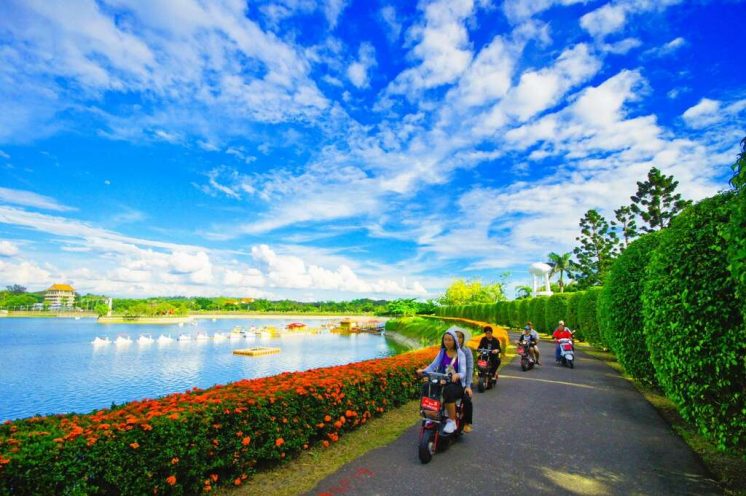 台南阿勃勒花季環湖步道