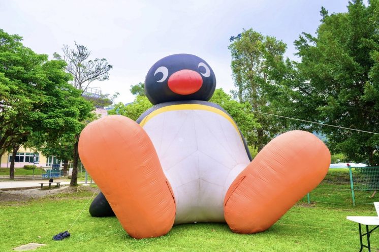 東石海之夏-企鵝裝置藝術