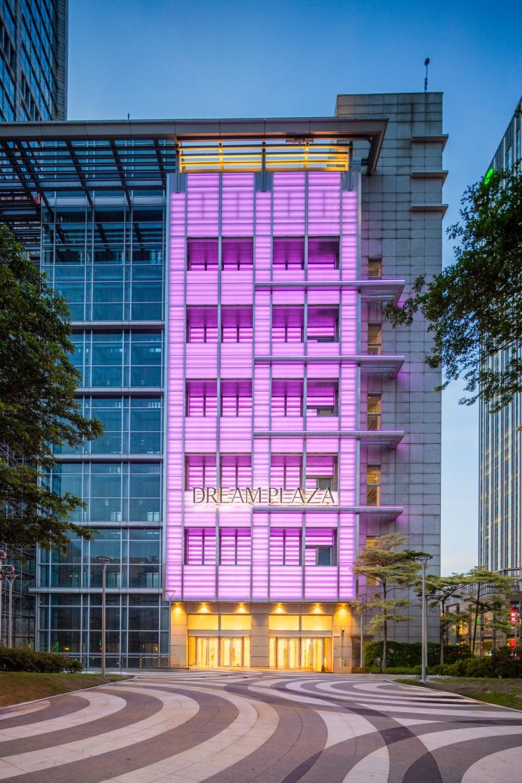 Dream plaza