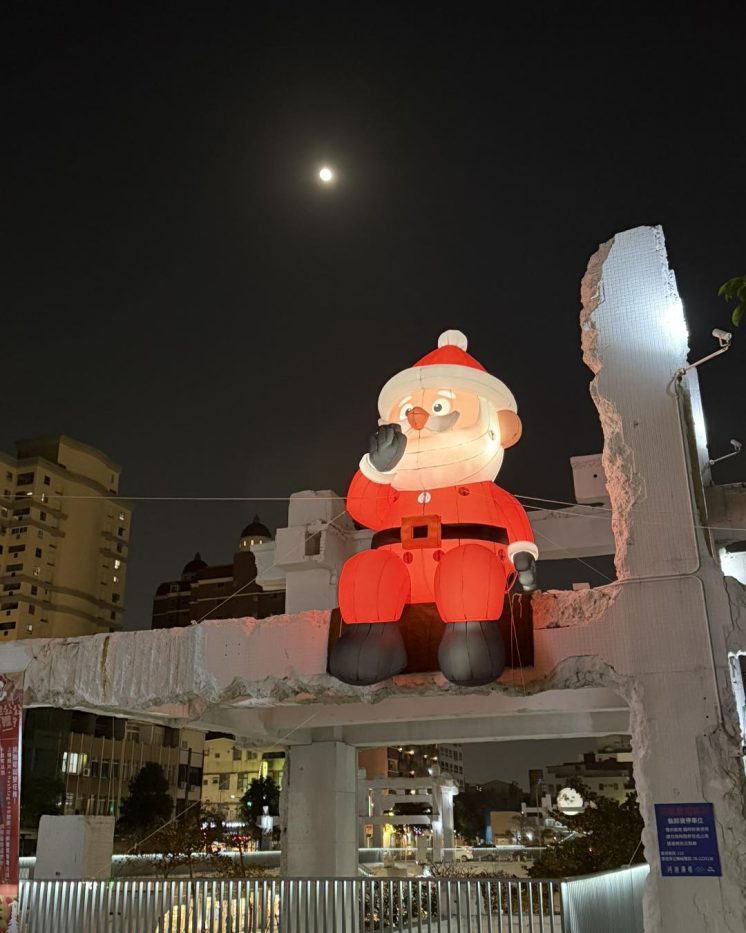 河樂廣場聖誕老人