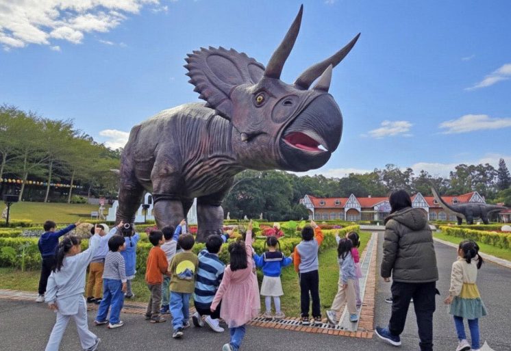 西湖渡假村恐龍